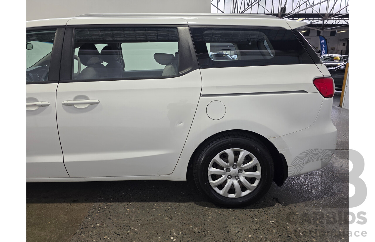 5/2016 Kia Carnival S YP MY16 4d Wagon Clear White 3.3L - 8 Seater
