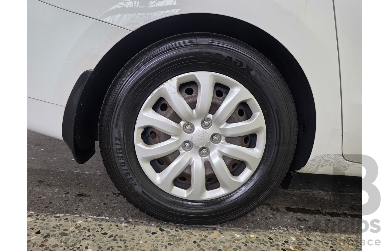 5/2016 Kia Carnival S YP MY16 4d Wagon Clear White 3.3L - 8 Seater
