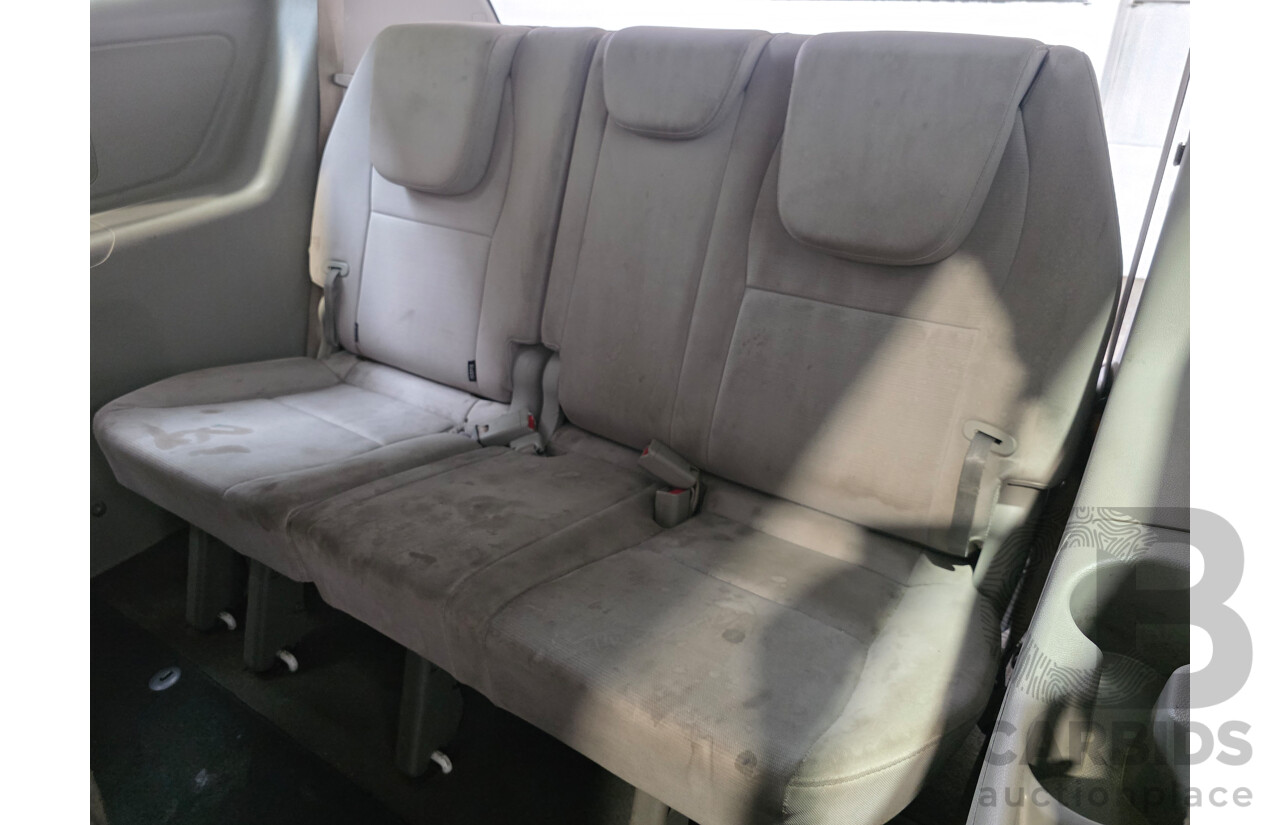5/2016 Kia Carnival S YP MY16 4d Wagon Clear White 3.3L - 8 Seater