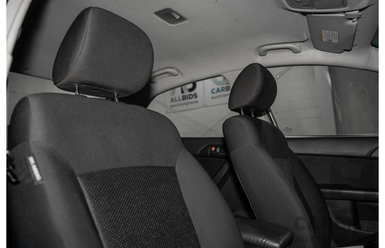 04/2010 Kia Cerato S (FWD) TD MY10 4D Sedan Silver 2.0L