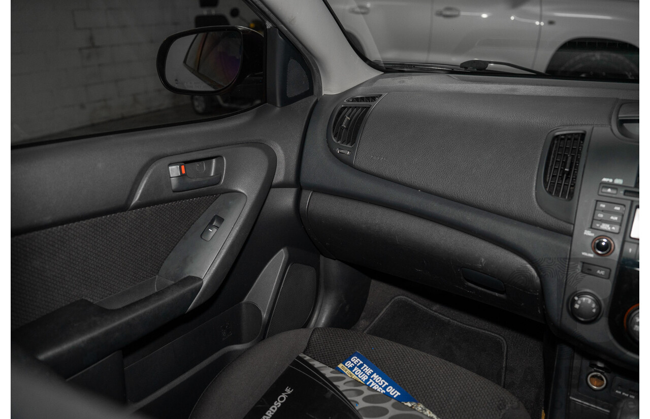 04/2010 Kia Cerato S (FWD) TD MY10 4D Sedan Silver 2.0L