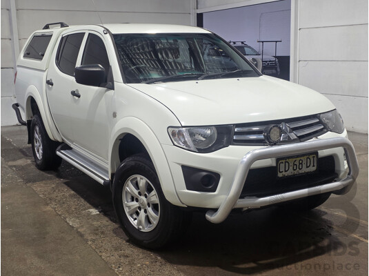 1660478 · 1/2015 Mitsubishi Triton GLX (4x4) MN MY15 Double Cab Utility White Turbo Diesel 2.5L