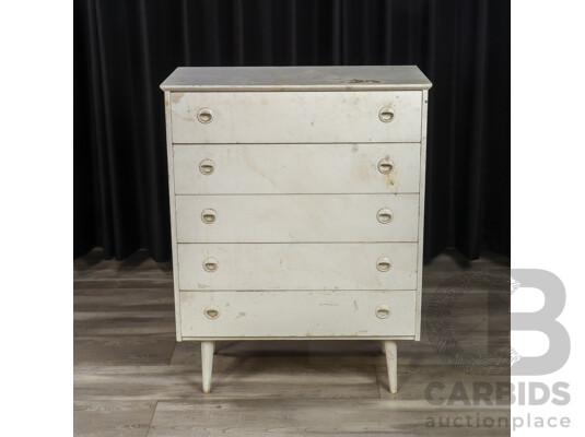 1662045 · White Parker Chest of Drawers