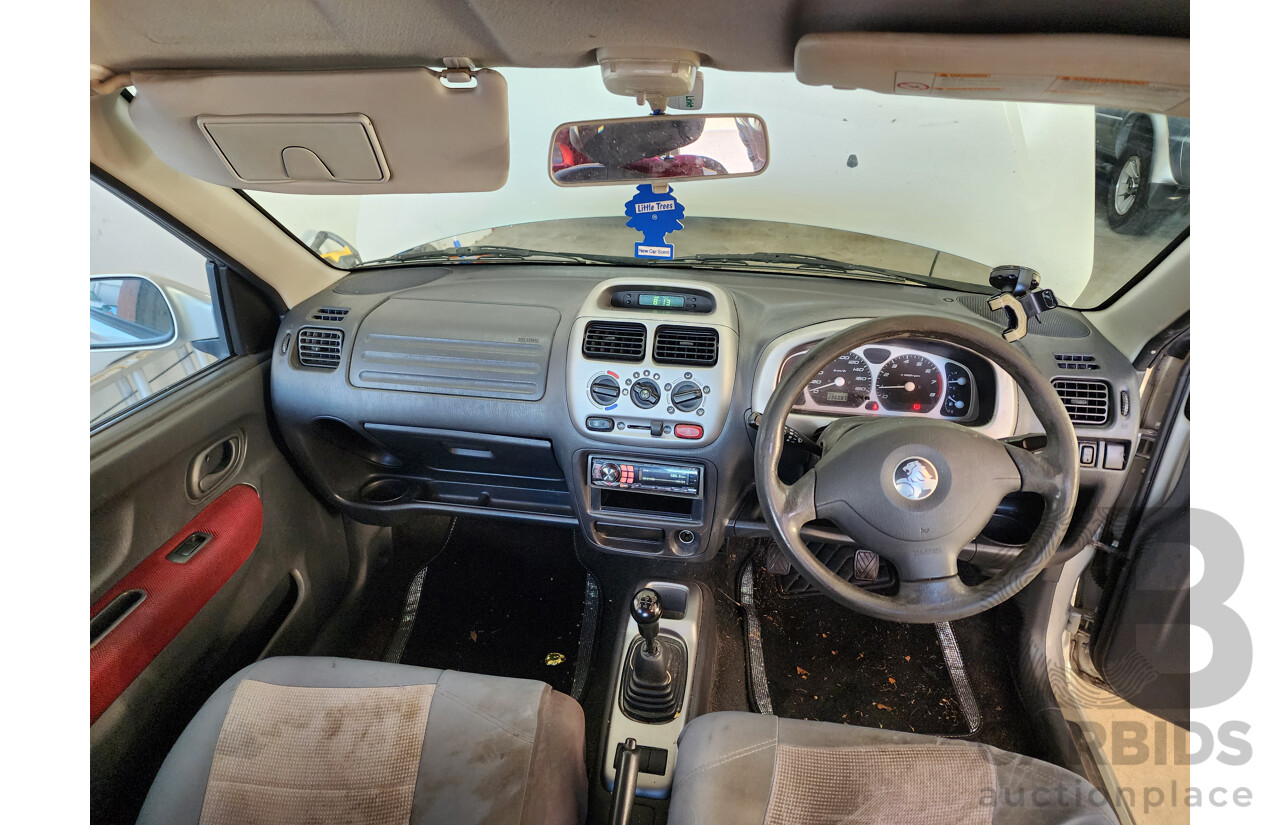 10/2005 Holden Cruze  YG 4d Wagon Silver 1.5L