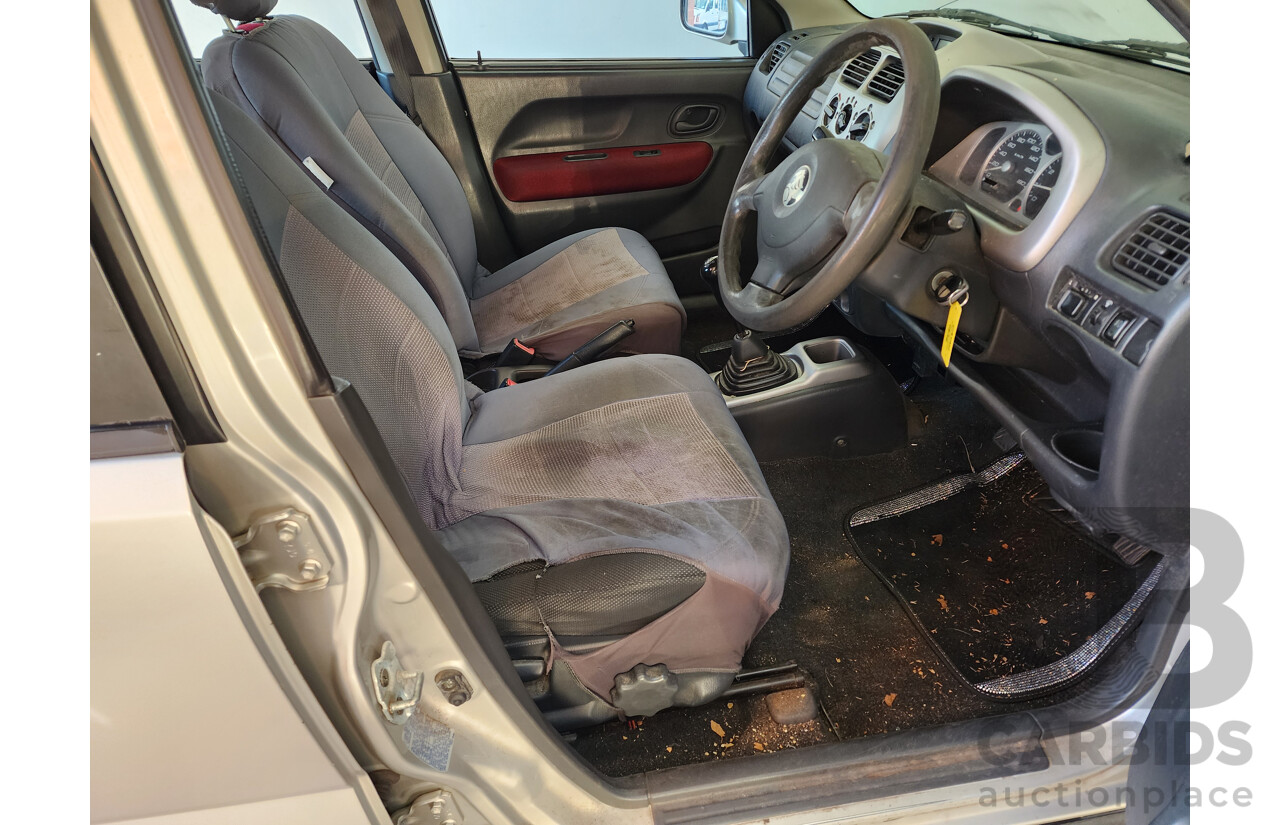 10/2005 Holden Cruze  YG 4d Wagon Silver 1.5L