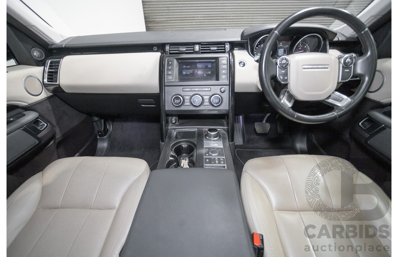 10/2017 Land Rover Discovery TD4 SE (AWD) MY17 4d Wagon Santorini Black Metallic Turbo Diesel 2.0L