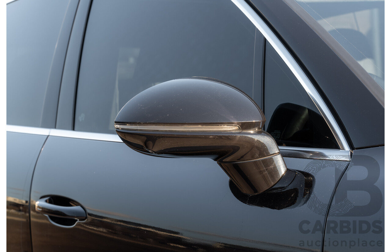 08/2018 Porsche Cayenne Turbo (AWD) 9YA MY19 4d Wagon Jet Black Metallic Twin Turbo V8 4.0L