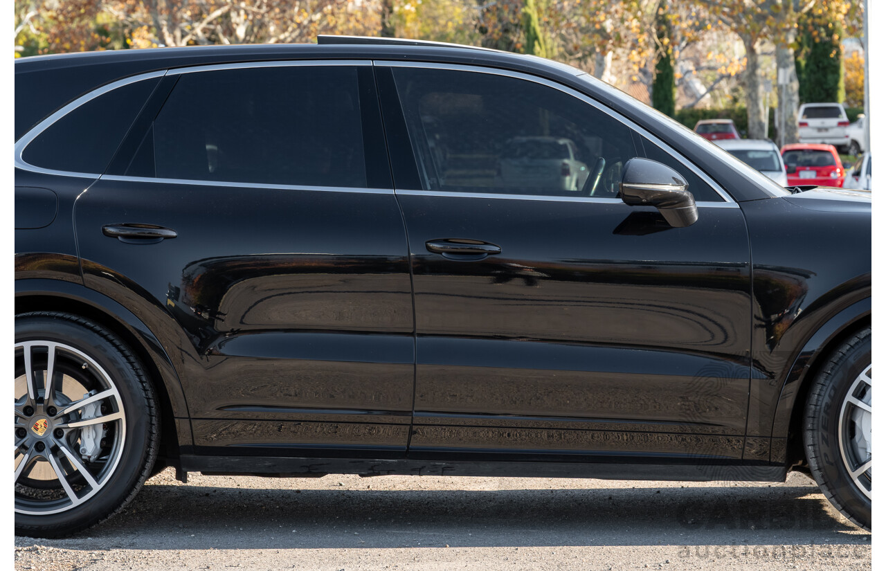 08/2018 Porsche Cayenne Turbo (AWD) 9YA MY19 4d Wagon Jet Black Metallic Twin Turbo V8 4.0L