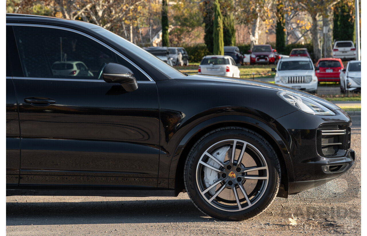 08/2018 Porsche Cayenne Turbo (AWD) 9YA MY19 4d Wagon Jet Black Metallic Twin Turbo V8 4.0L