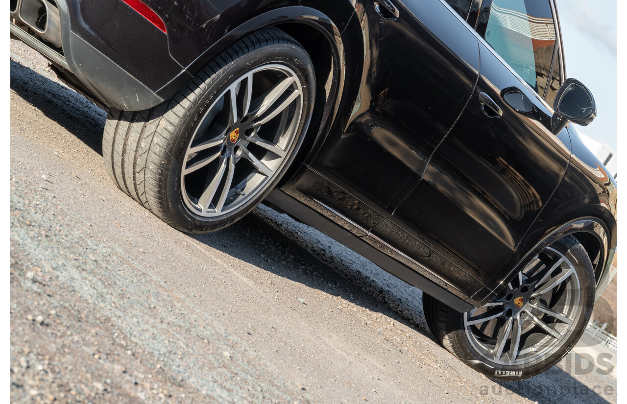 08/2018 Porsche Cayenne Turbo (AWD) 9YA MY19 4d Wagon Jet Black Metallic Twin Turbo V8 4.0L
