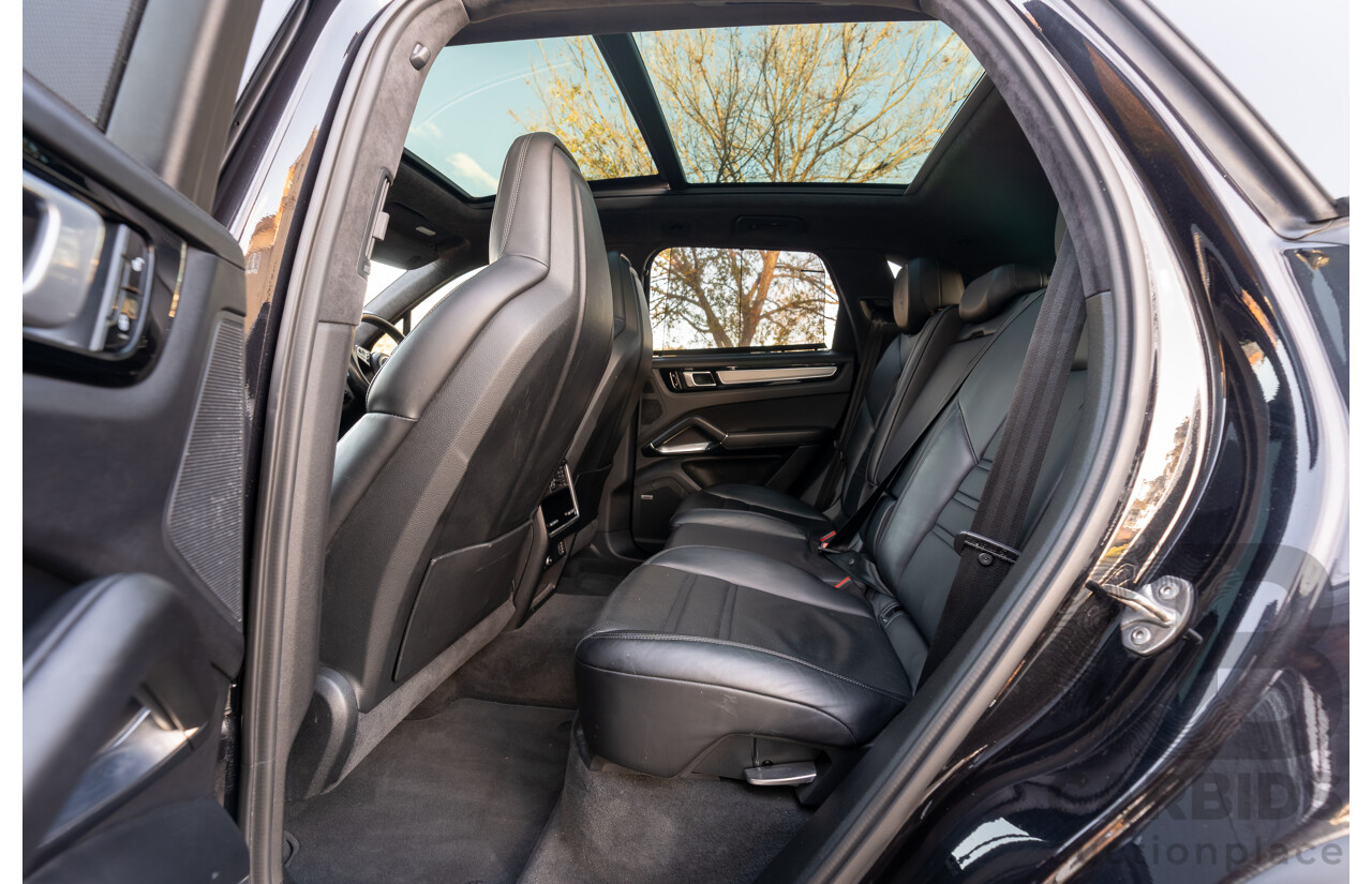 08/2018 Porsche Cayenne Turbo (AWD) 9YA MY19 4d Wagon Jet Black Metallic Twin Turbo V8 4.0L