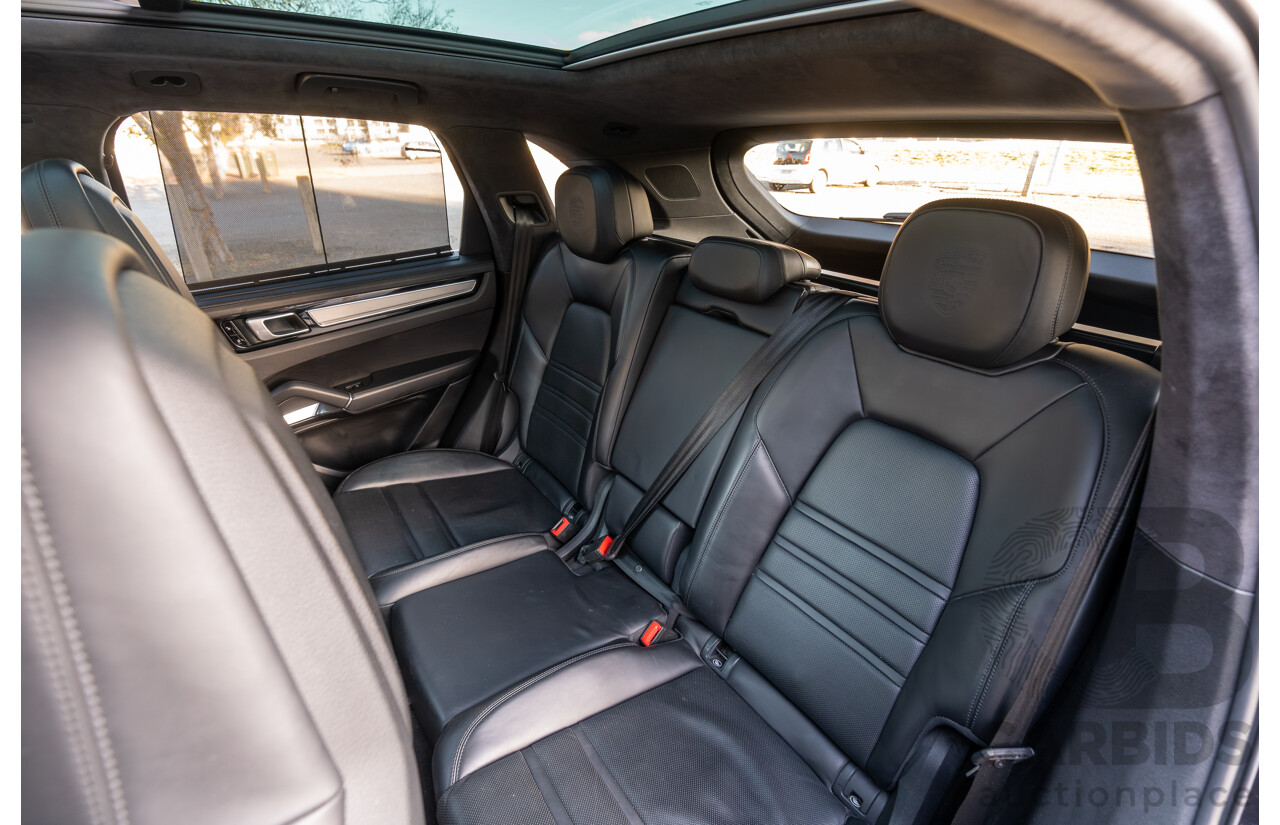 08/2018 Porsche Cayenne Turbo (AWD) 9YA MY19 4d Wagon Jet Black Metallic Twin Turbo V8 4.0L