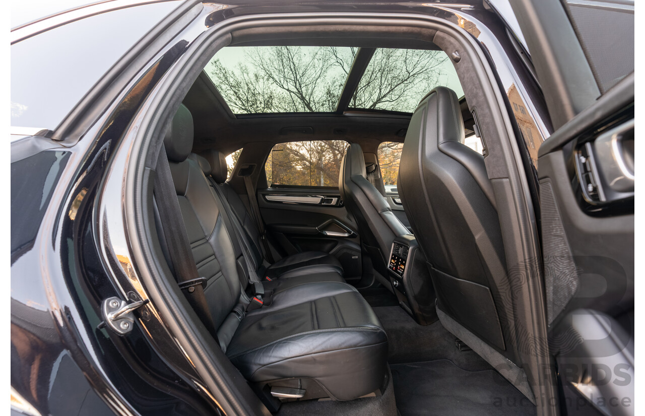 08/2018 Porsche Cayenne Turbo (AWD) 9YA MY19 4d Wagon Jet Black Metallic Twin Turbo V8 4.0L