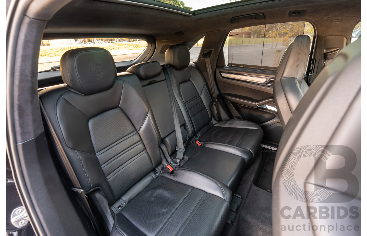 08/2018 Porsche Cayenne Turbo (AWD) 9YA MY19 4d Wagon Jet Black Metallic Twin Turbo V8 4.0L