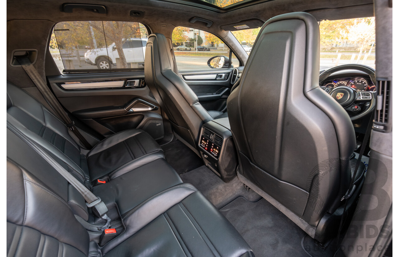 08/2018 Porsche Cayenne Turbo (AWD) 9YA MY19 4d Wagon Jet Black Metallic Twin Turbo V8 4.0L