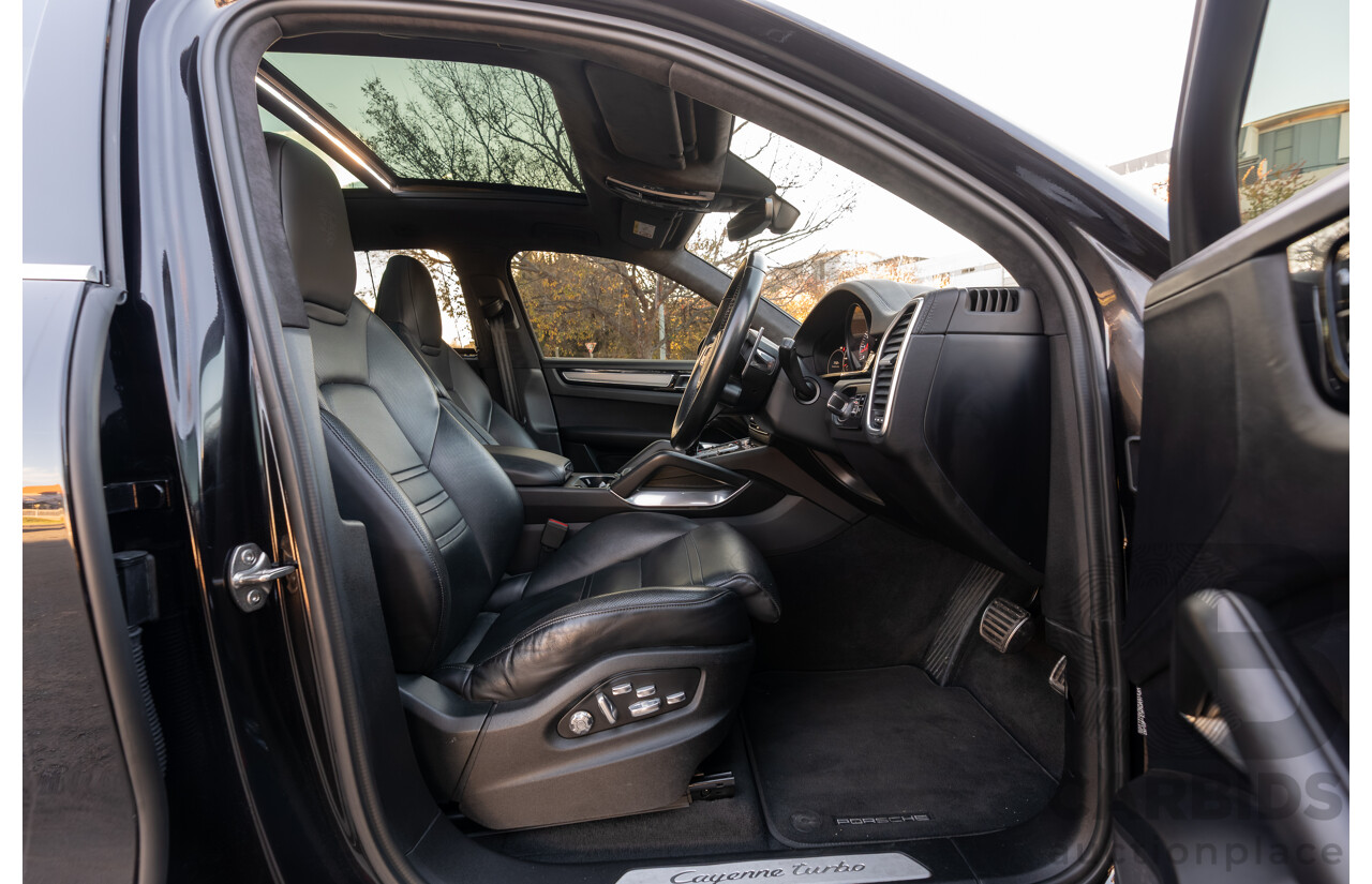 08/2018 Porsche Cayenne Turbo (AWD) 9YA MY19 4d Wagon Jet Black Metallic Twin Turbo V8 4.0L
