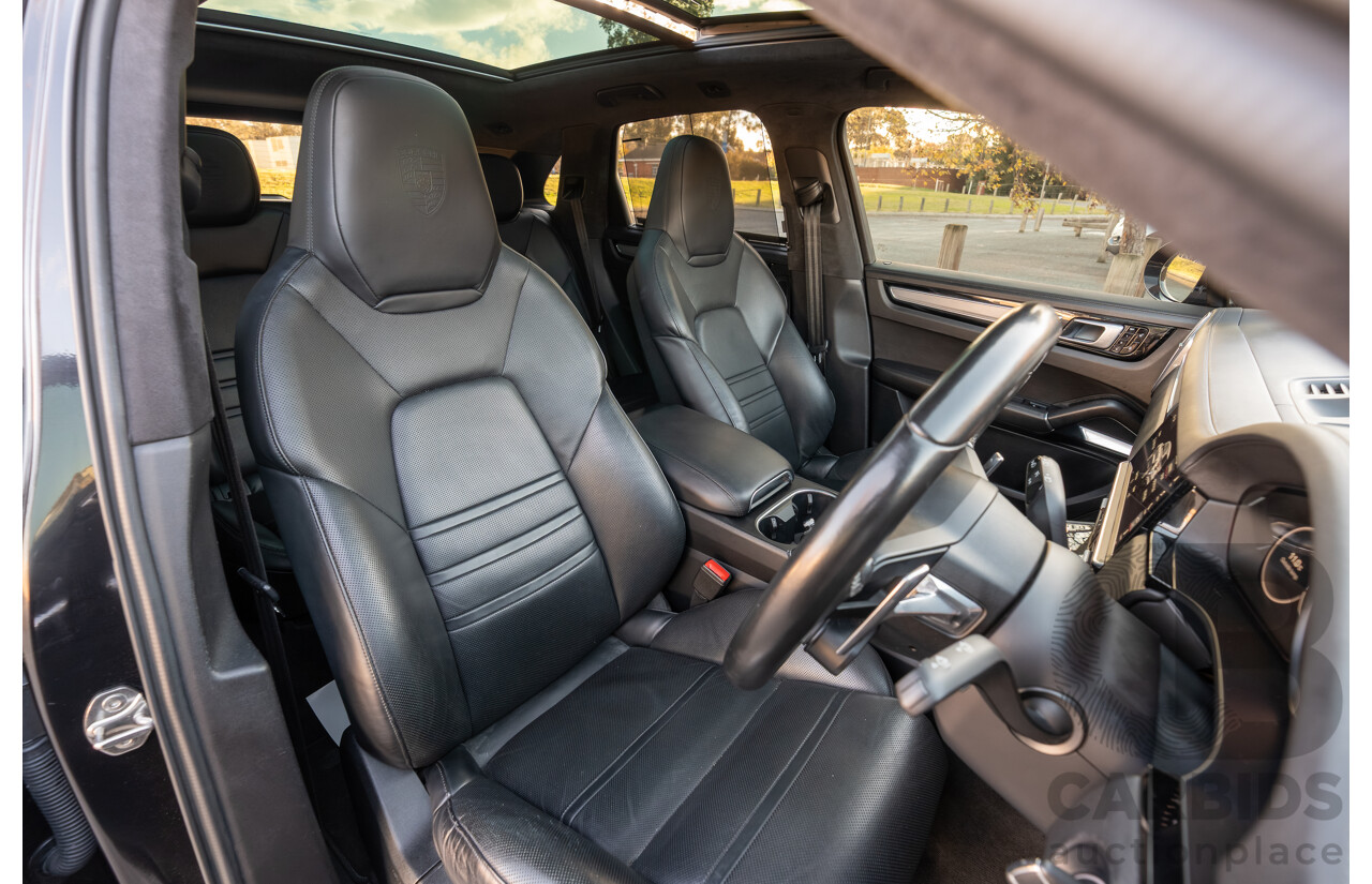 08/2018 Porsche Cayenne Turbo (AWD) 9YA MY19 4d Wagon Jet Black Metallic Twin Turbo V8 4.0L