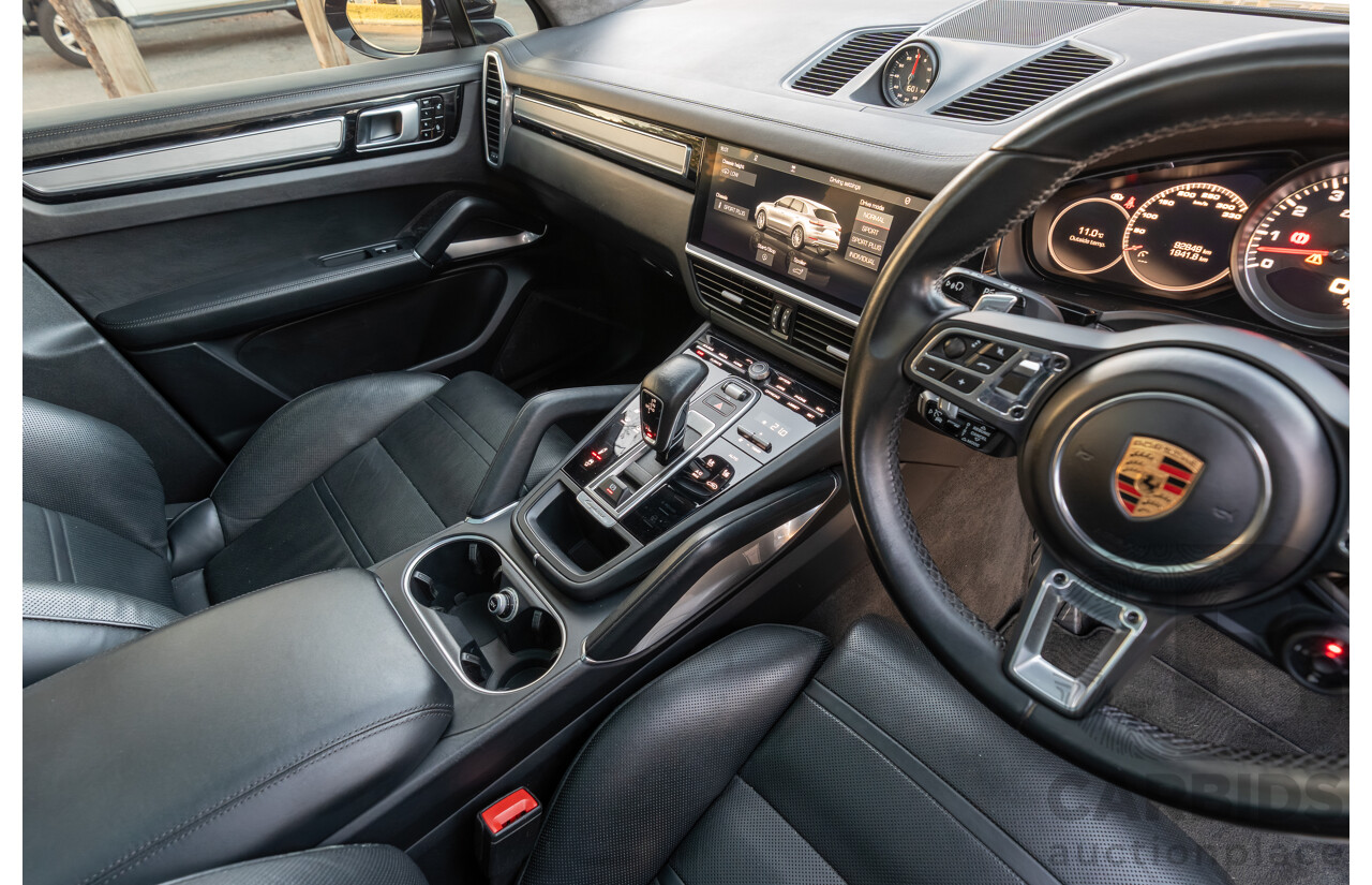 08/2018 Porsche Cayenne Turbo (AWD) 9YA MY19 4d Wagon Jet Black Metallic Twin Turbo V8 4.0L
