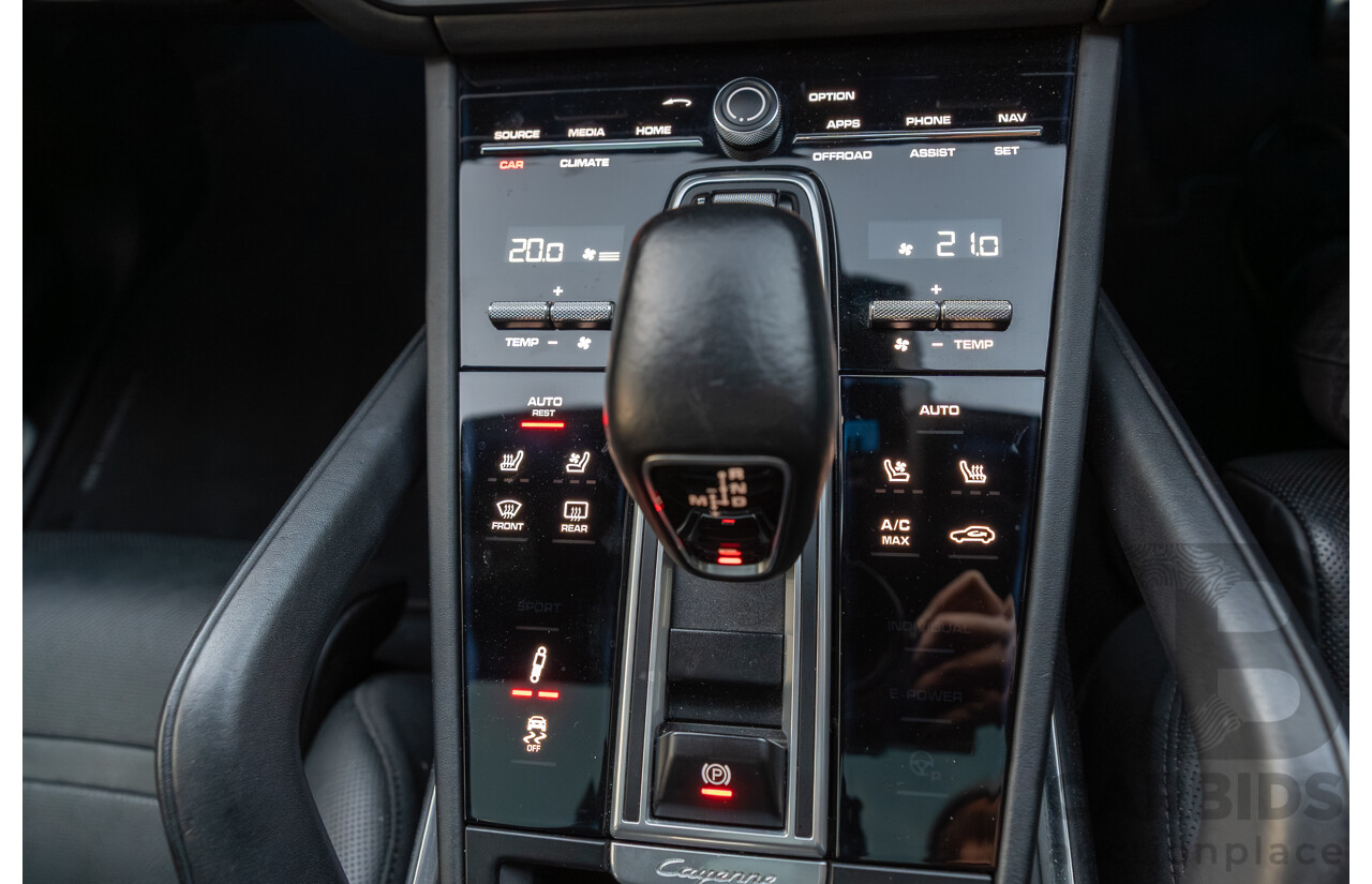 08/2018 Porsche Cayenne Turbo (AWD) 9YA MY19 4d Wagon Jet Black Metallic Twin Turbo V8 4.0L