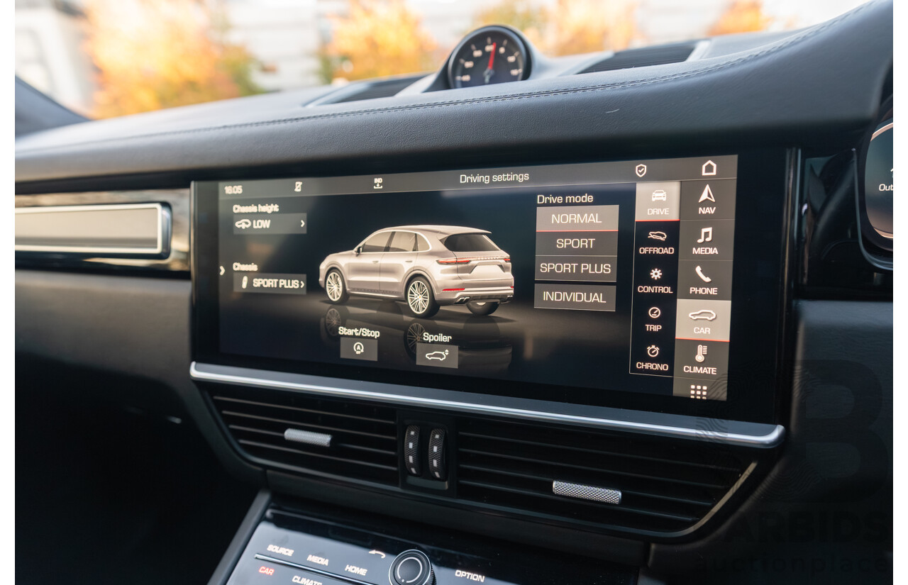 08/2018 Porsche Cayenne Turbo (AWD) 9YA MY19 4d Wagon Jet Black Metallic Twin Turbo V8 4.0L