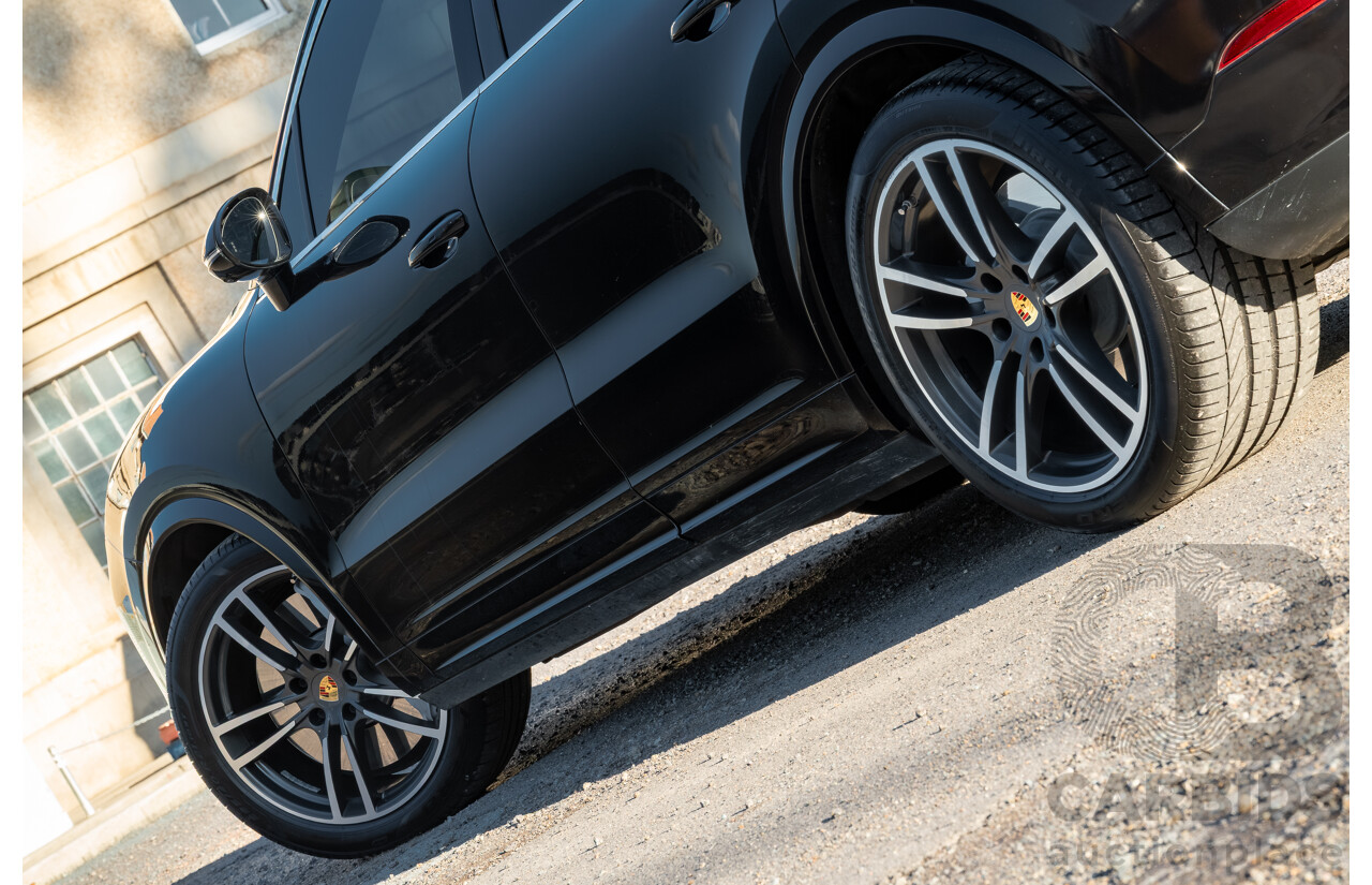 08/2018 Porsche Cayenne Turbo (AWD) 9YA MY19 4d Wagon Jet Black Metallic Twin Turbo V8 4.0L