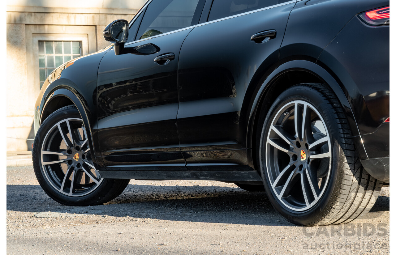 08/2018 Porsche Cayenne Turbo (AWD) 9YA MY19 4d Wagon Jet Black Metallic Twin Turbo V8 4.0L