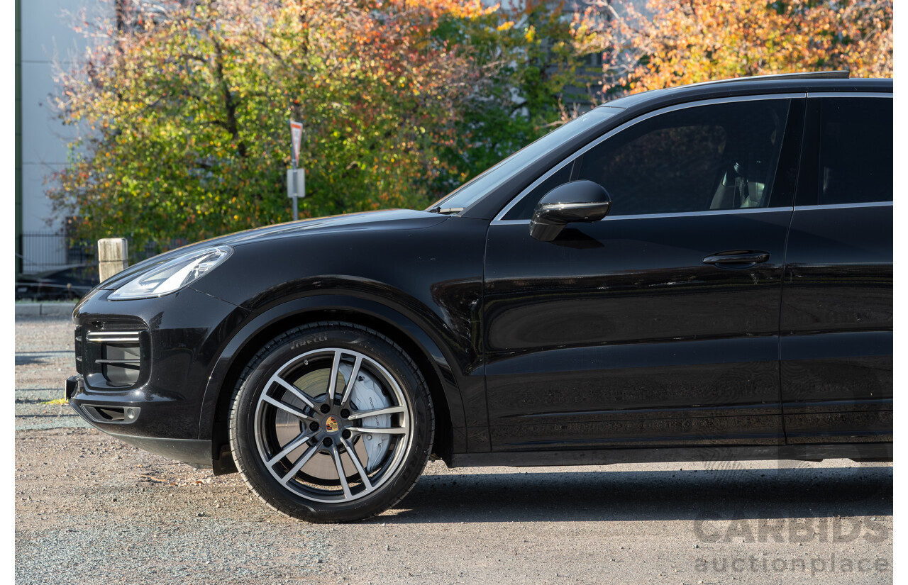 08/2018 Porsche Cayenne Turbo (AWD) 9YA MY19 4d Wagon Jet Black Metallic Twin Turbo V8 4.0L