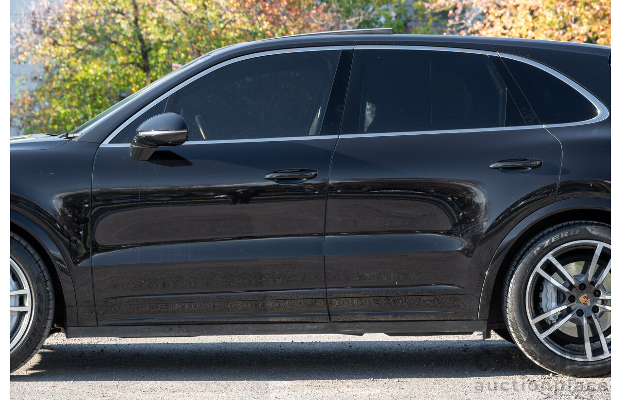 08/2018 Porsche Cayenne Turbo (AWD) 9YA MY19 4d Wagon Jet Black Metallic Twin Turbo V8 4.0L