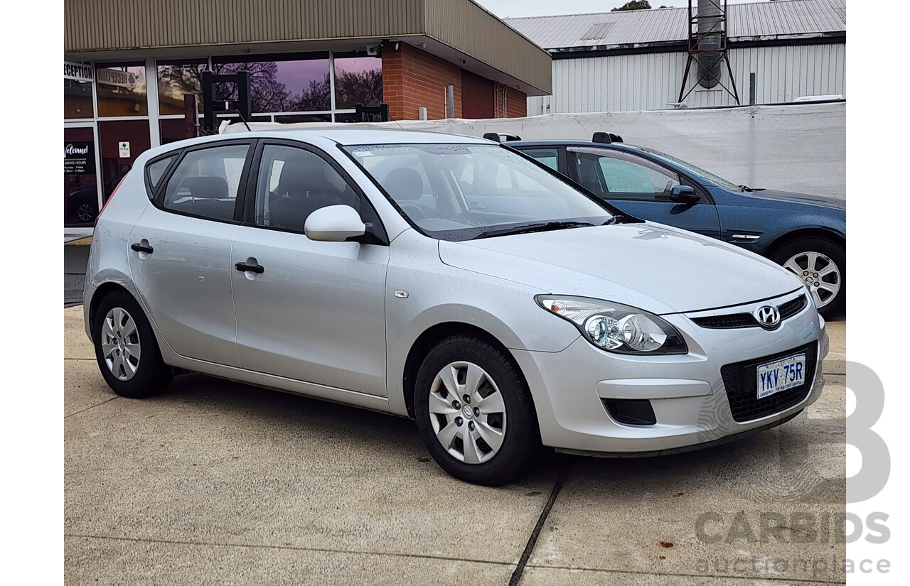9/2011 Hyundai i30 SX FD MY11 5d Hatchback Silver 1.6L