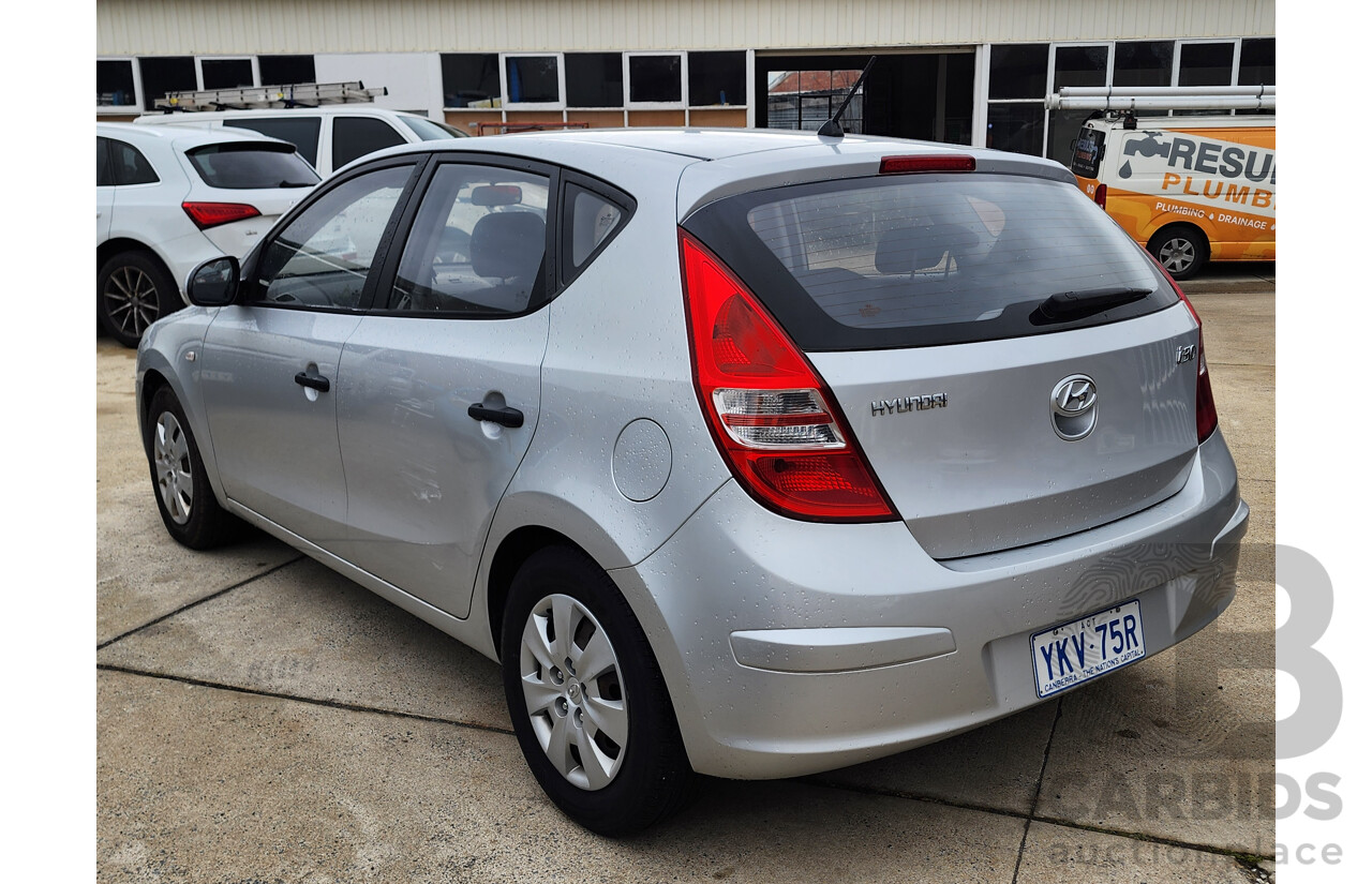 9/2011 Hyundai i30 SX FD MY11 5d Hatchback Silver 1.6L