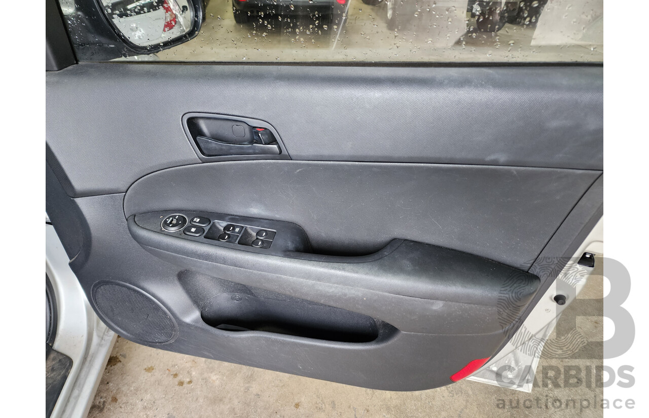 9/2011 Hyundai i30 SX FD MY11 5d Hatchback Silver 1.6L
