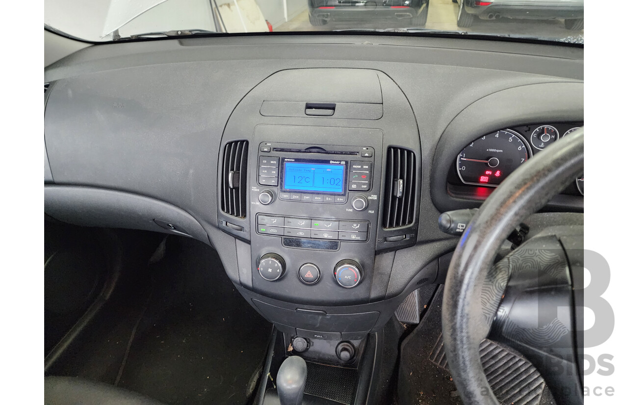 9/2011 Hyundai i30 SX FD MY11 5d Hatchback Silver 1.6L