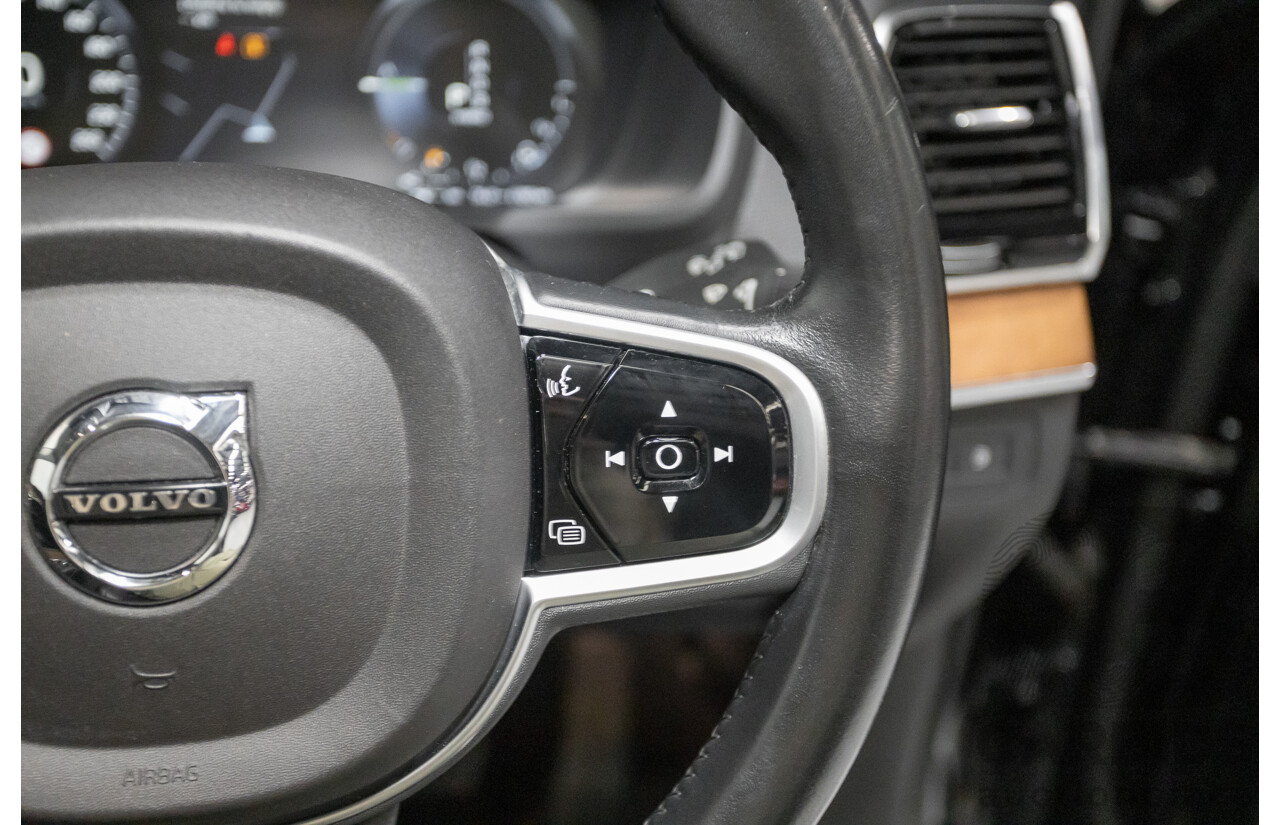 11/2018 Volvo XC90 T8 Inscription (AWD) 256 MY19 4d Wagon Onyx Black Metallic Turbo & Supercharged Plug-In Hybrid 2.0L - 7 Seater