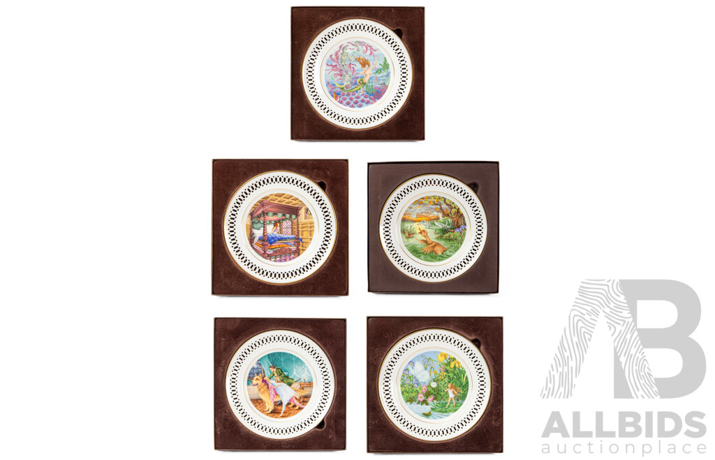 Collection of Five Boxed Hans Christian Andersen Cabinet Plates by Bing & Grondahl