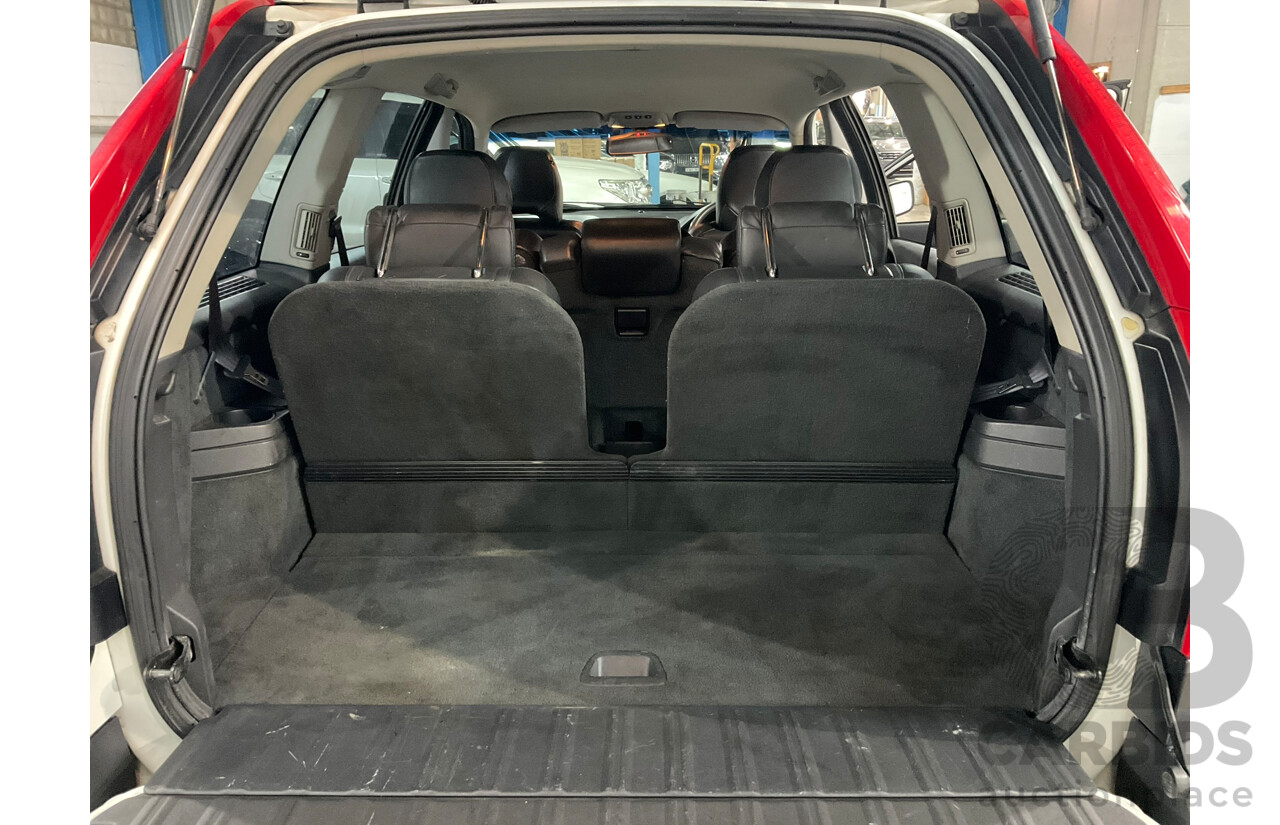11/2003 Volvo XC90 2.5T (AWD) 4d Wagon White Turbo 2.5L