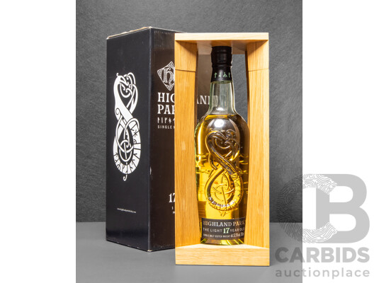 1663422 · Highland Park the Light Single Malt  Scotch Whisky in Presentation Box and Pouch