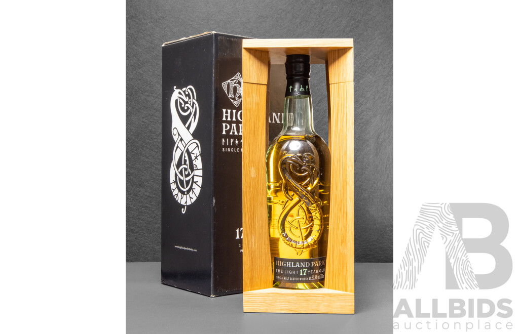 Highland Park the Light Single Malt  Scotch Whisky in Presentation Box and Pouch