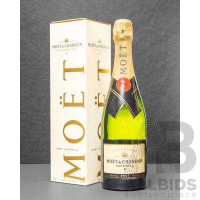 Moet & Chandon Imperial Champagne in Presentation Box