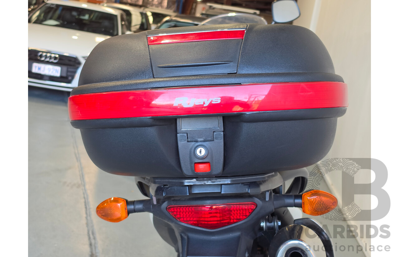 05/2015 Suzuki V-Strom 650 Motorcycle 645cc
