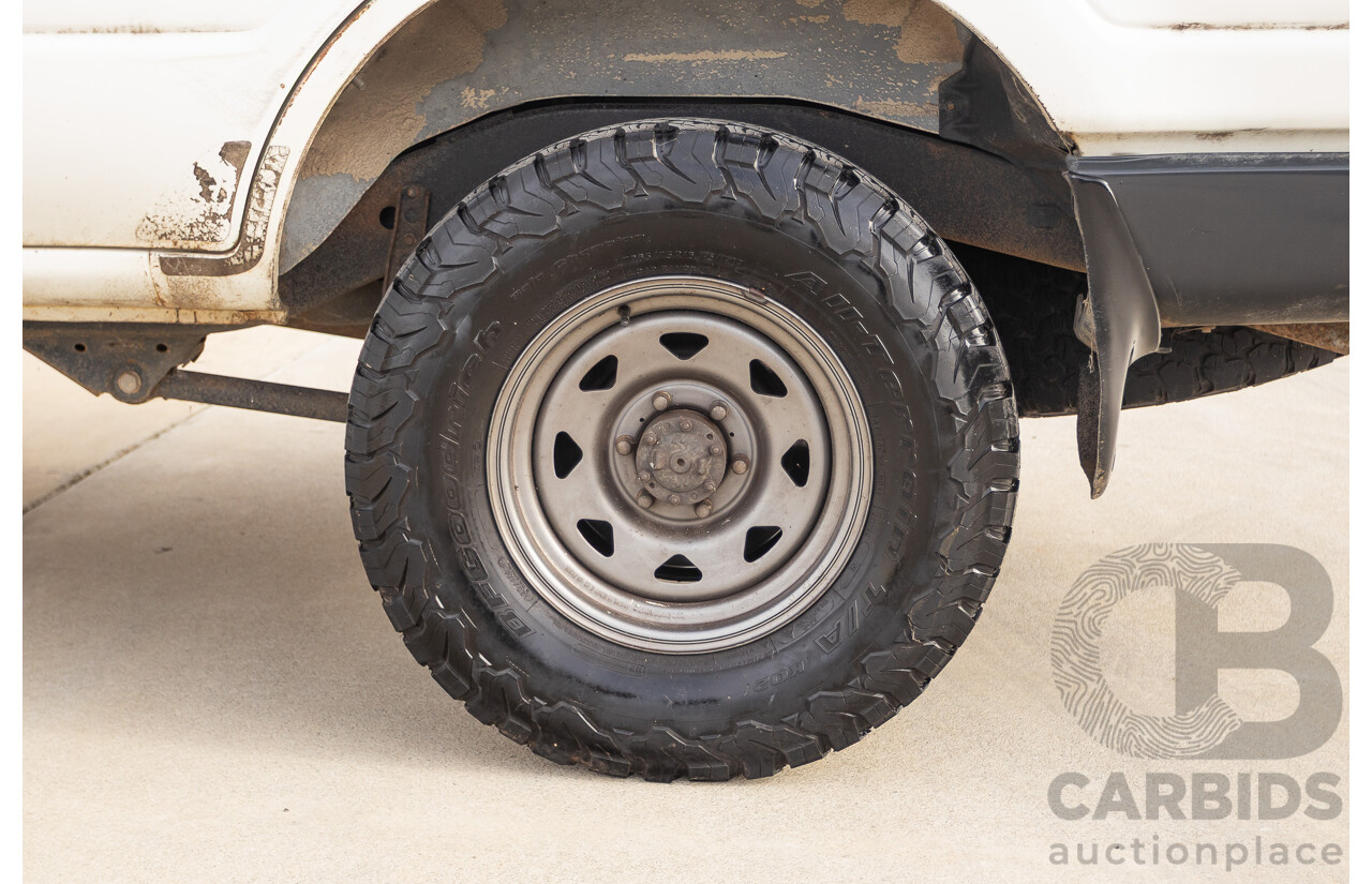 11/1993 Toyota Landcruiser DX (4x4) 4D Wagon Glacial White Diesel 4.2L