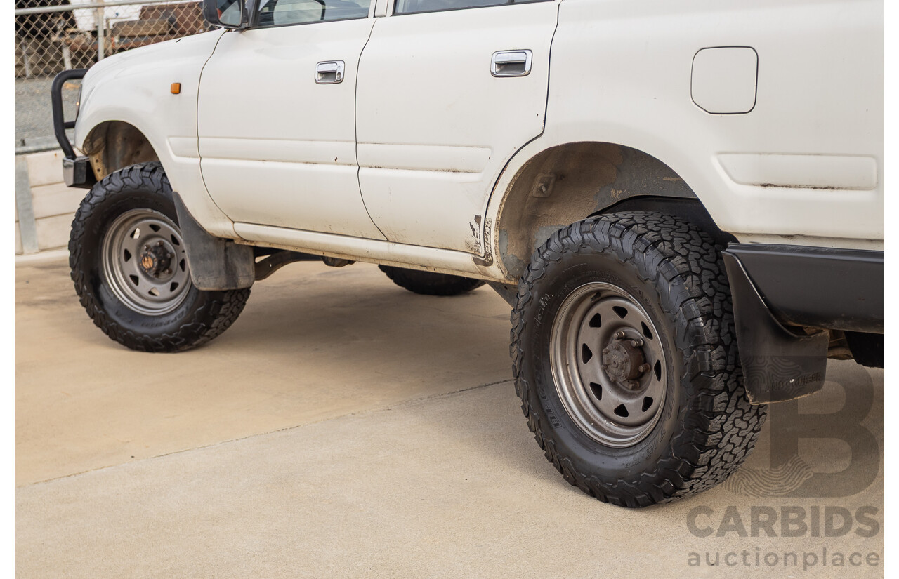 11/1993 Toyota Landcruiser DX (4x4) 4D Wagon Glacial White Diesel 4.2L