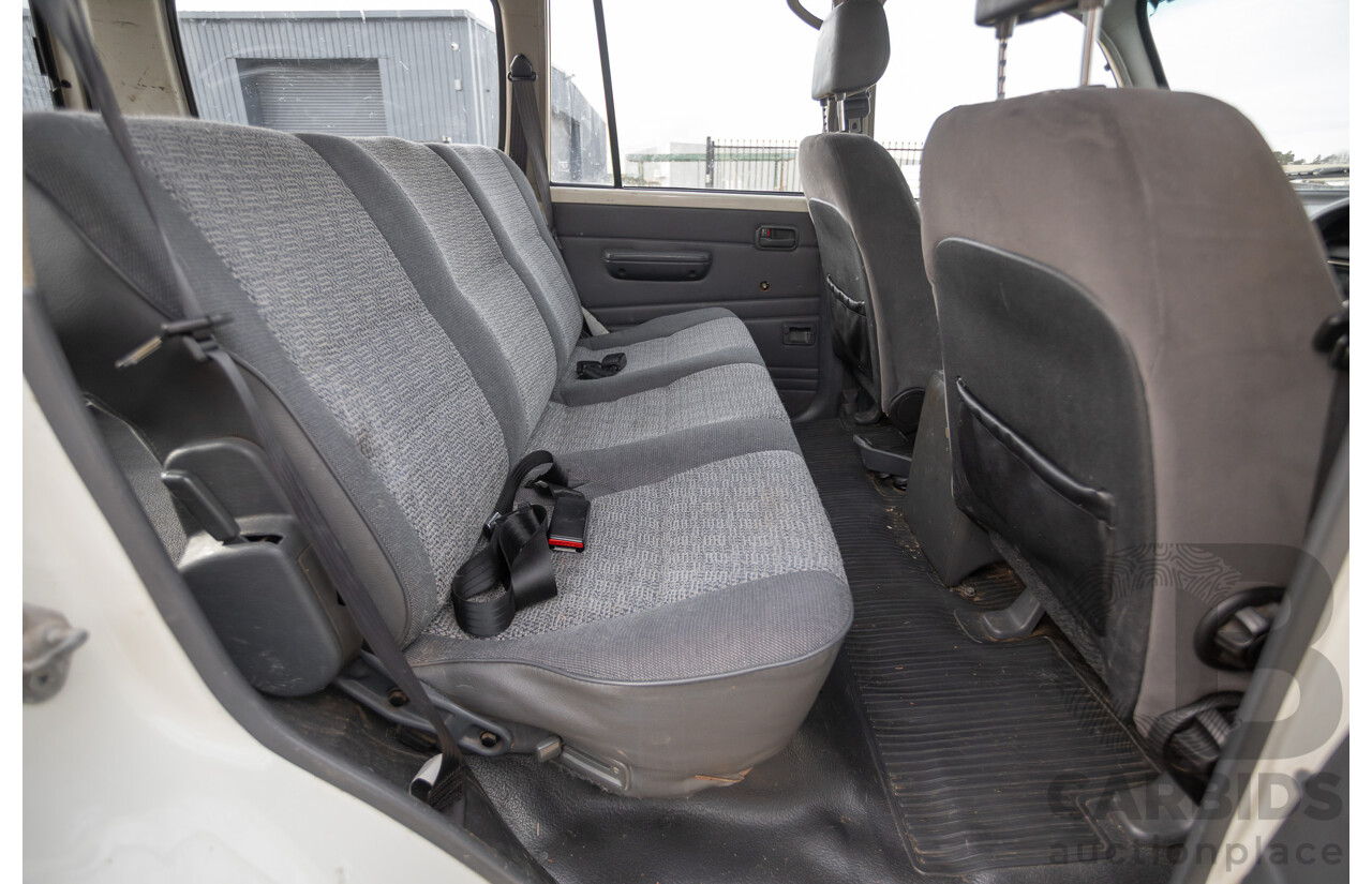 11/1993 Toyota Landcruiser DX (4x4) 4D Wagon Glacial White Diesel 4.2L