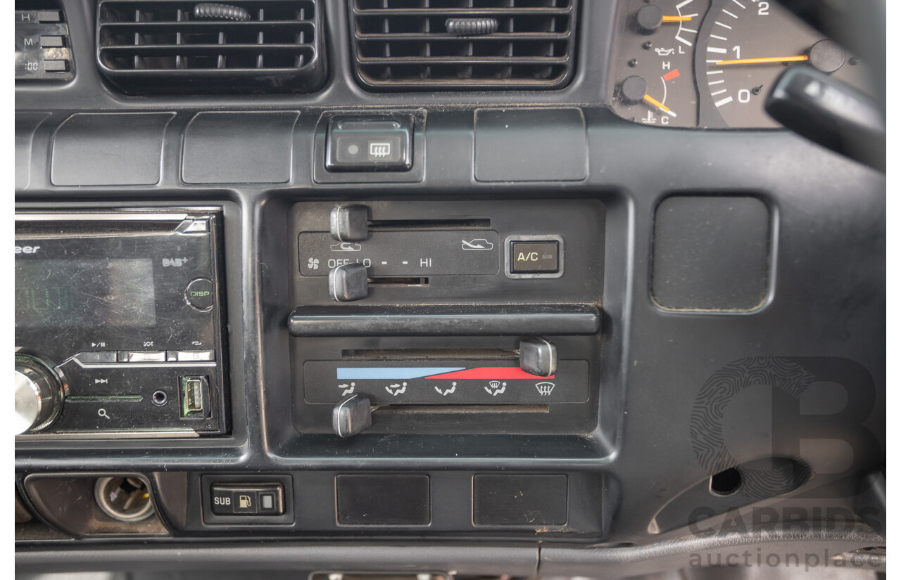 11/1993 Toyota Landcruiser DX (4x4) 4D Wagon Glacial White Diesel 4.2L