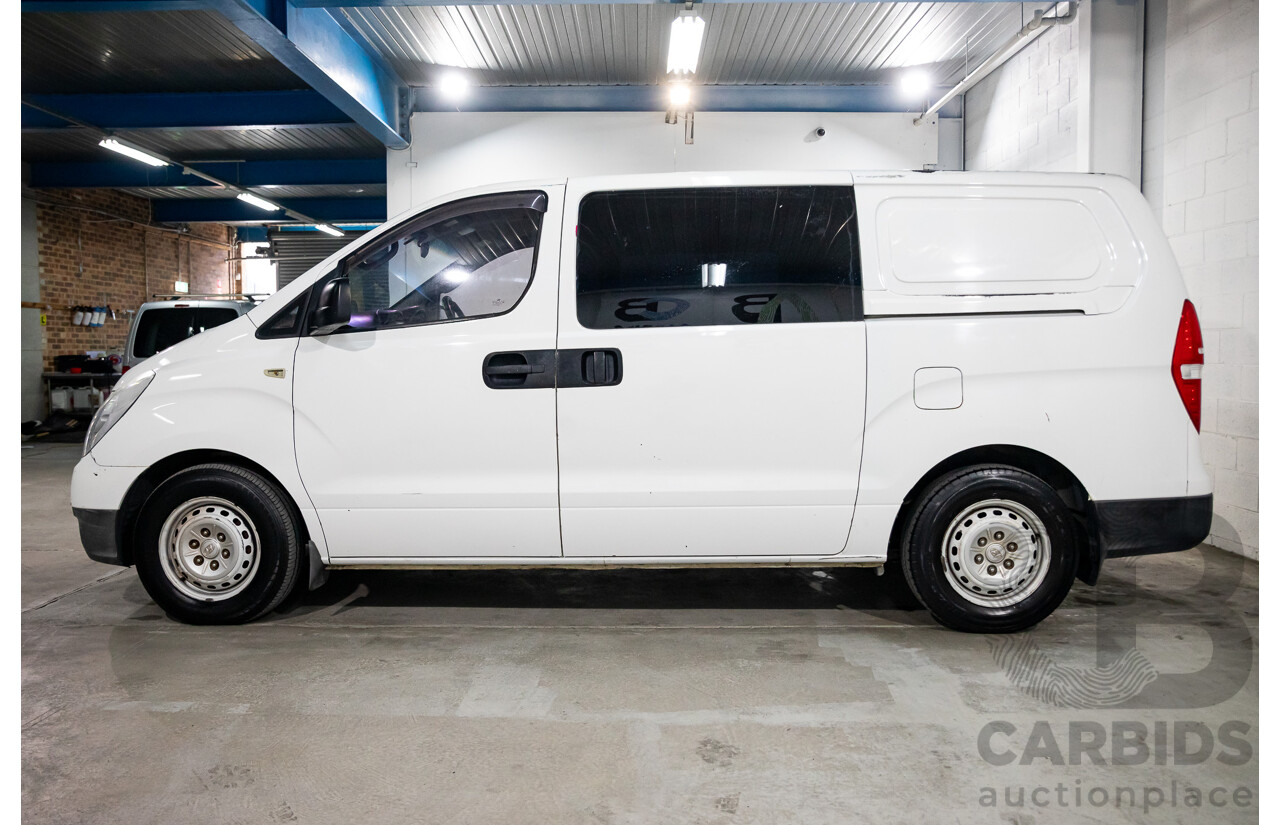 01/2014 Hyundai Iload RWD TQ MY13 4D Van White Turbo Diesel 2.5L
