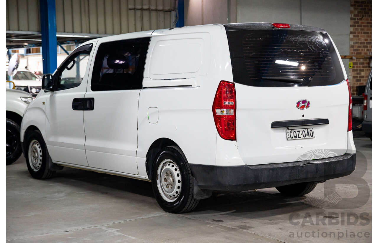 01/2014 Hyundai Iload RWD TQ MY13 4D Van White Turbo Diesel 2.5L