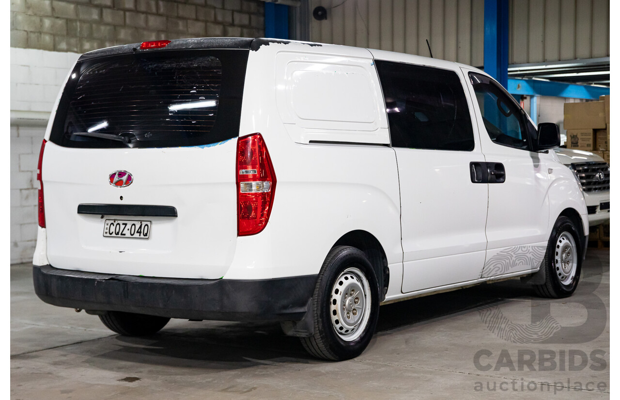01/2014 Hyundai Iload RWD TQ MY13 4D Van White Turbo Diesel 2.5L
