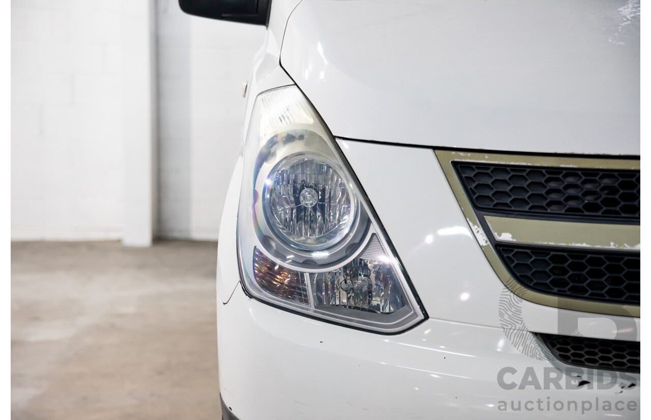 01/2014 Hyundai Iload RWD TQ MY13 4D Van White Turbo Diesel 2.5L