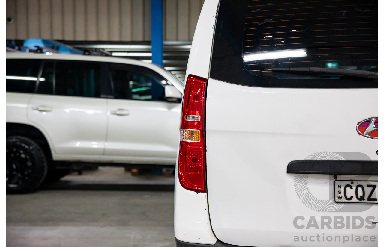 01/2014 Hyundai Iload RWD TQ MY13 4D Van White Turbo Diesel 2.5L