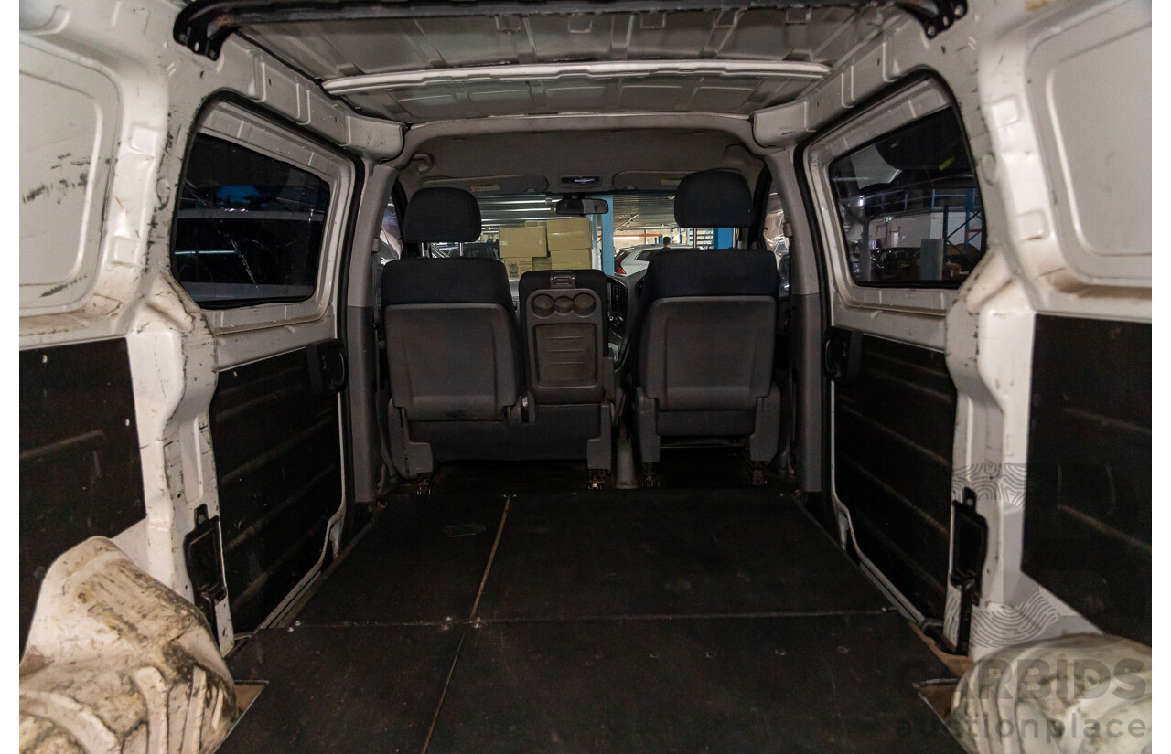 01/2014 Hyundai Iload RWD TQ MY13 4D Van White Turbo Diesel 2.5L