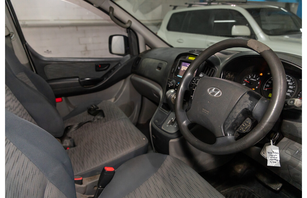 01/2014 Hyundai Iload RWD TQ MY13 4D Van White Turbo Diesel 2.5L